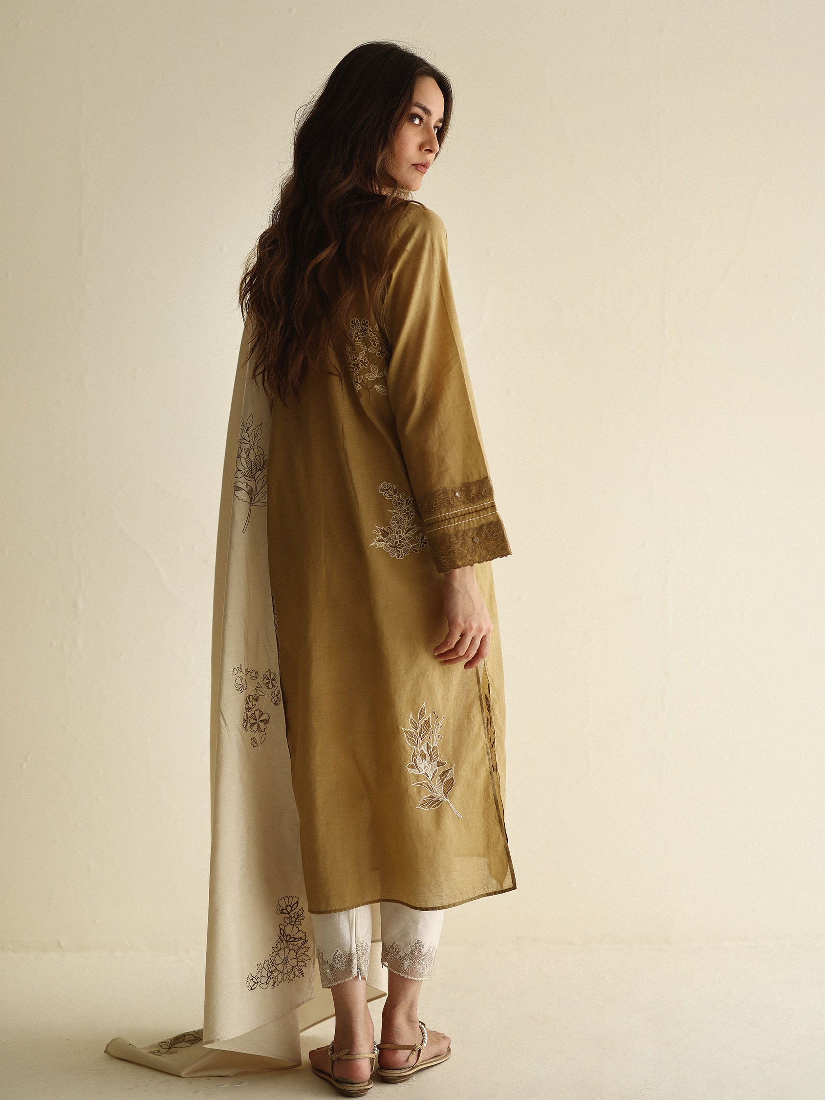 LEYLA W DUPATTA