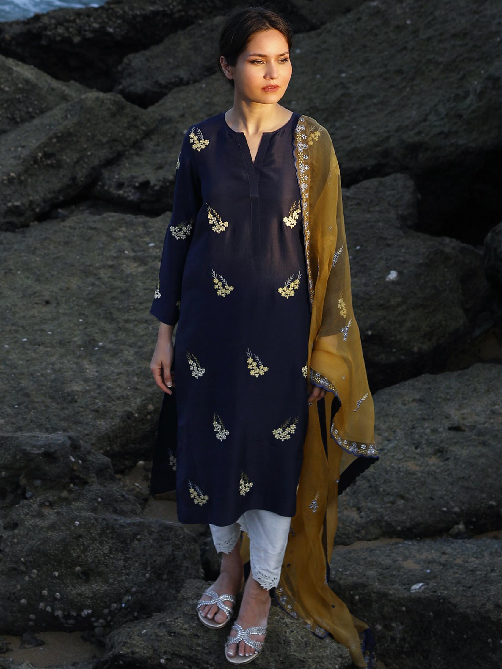 ARIYA W/DUPATTA